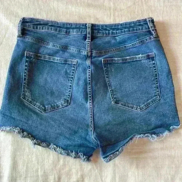 We The Free Jean Shorts, high rise, size 31 - Picture 5 of 7
